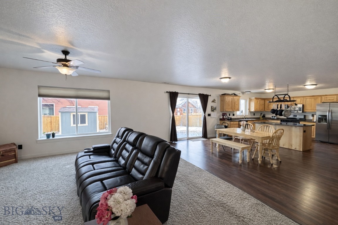 Oak Springs - Residential