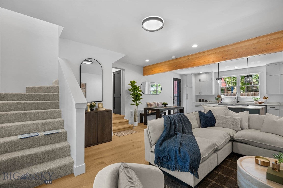 623 N Grand