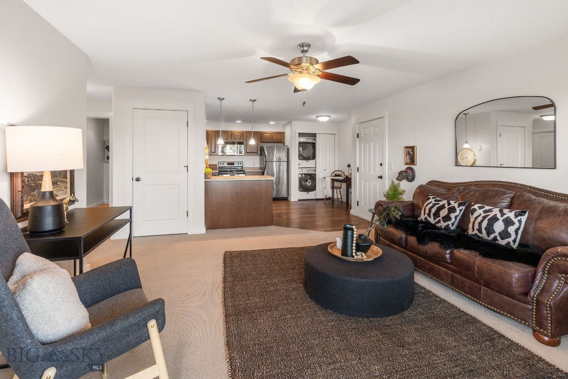 2220 Baxter C
