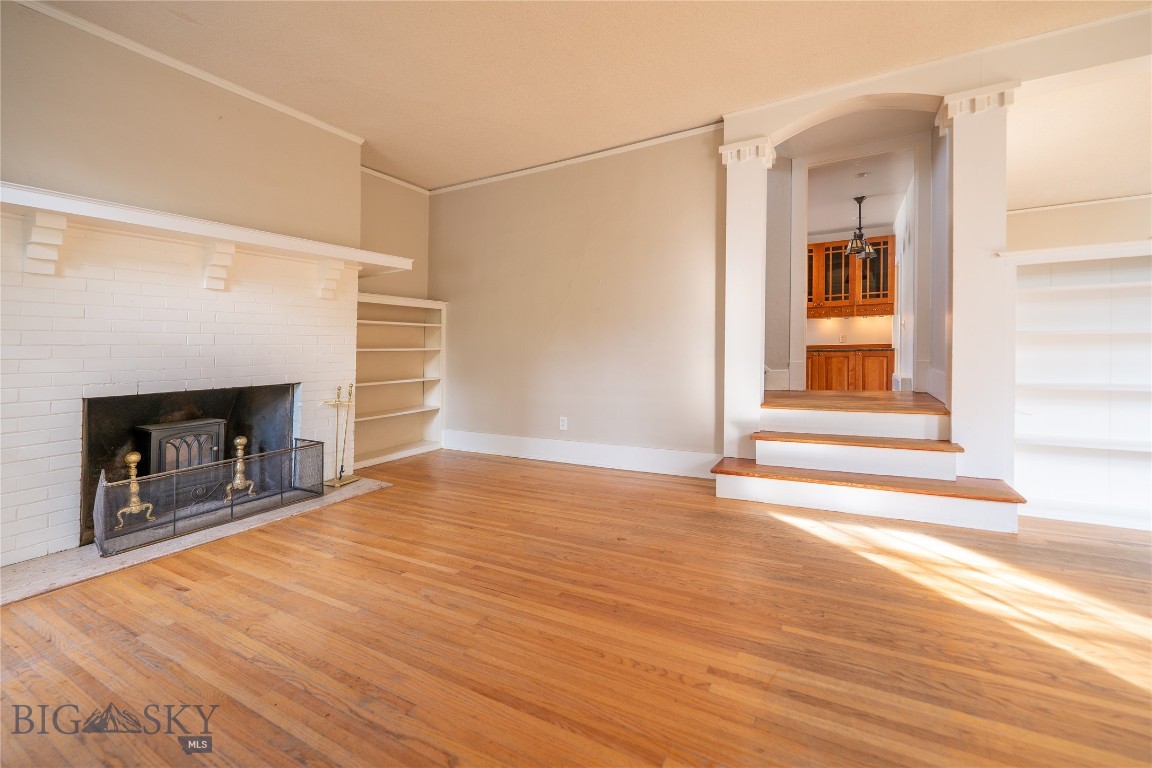 315 W Lewis Street