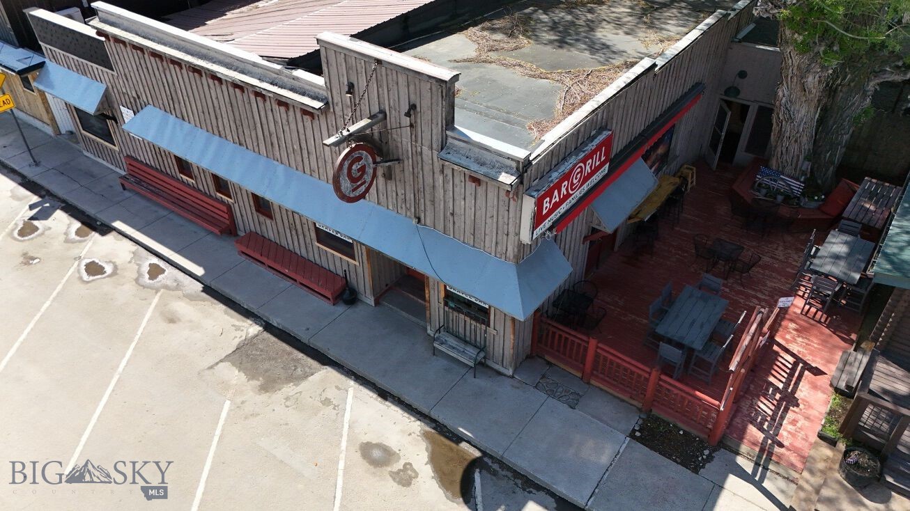 301 E Main
