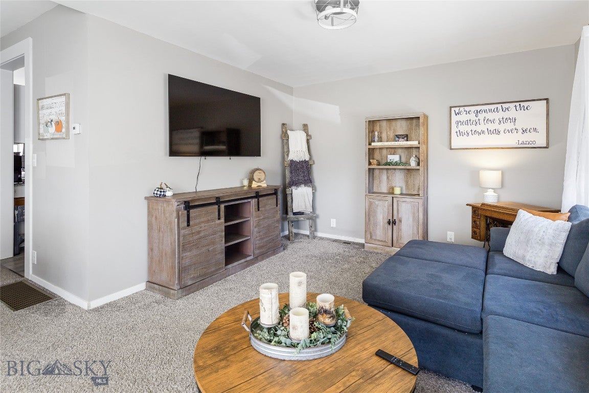 671 S Washington
