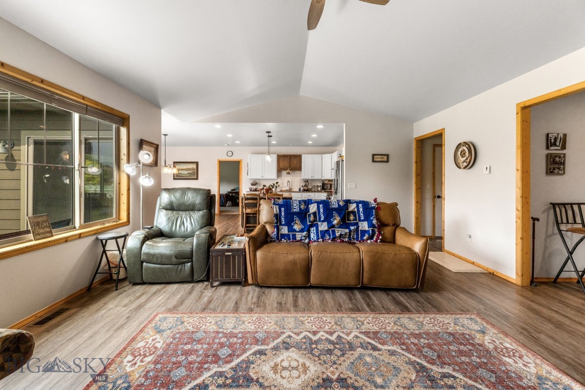 Four Dot Meadows - Residential