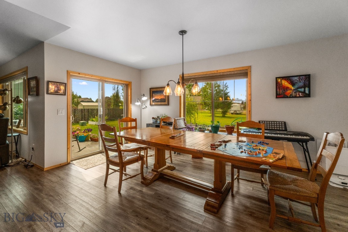 Four Dot Meadows - Residential