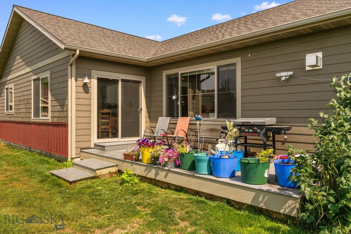 Four Dot Meadows - Residential