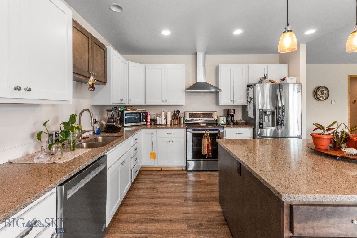 Four Dot Meadows - Residential