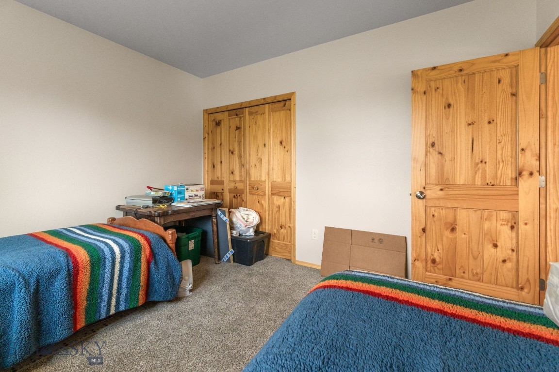 Four Dot Meadows - Residential