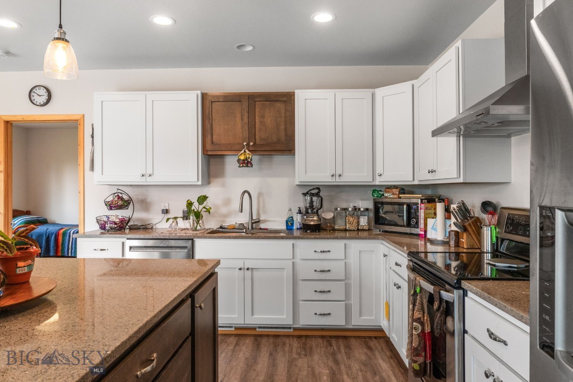 Four Dot Meadows - Residential