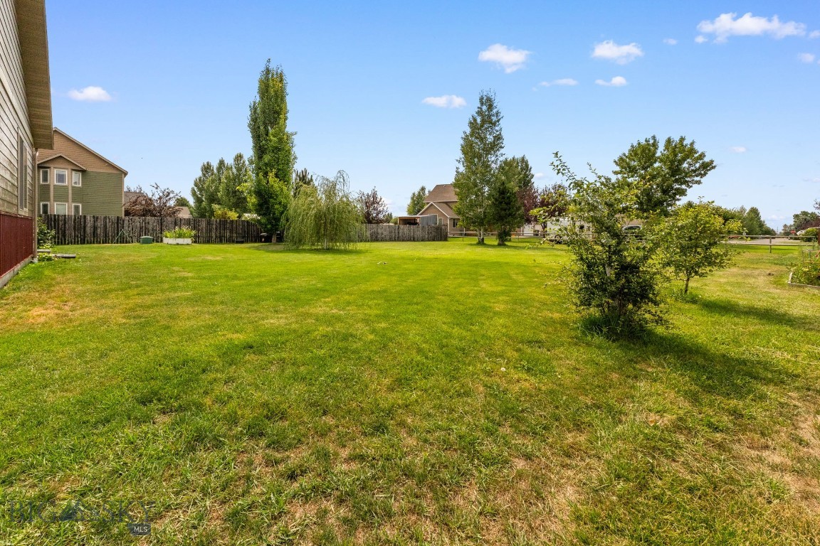 Four Dot Meadows - Residential