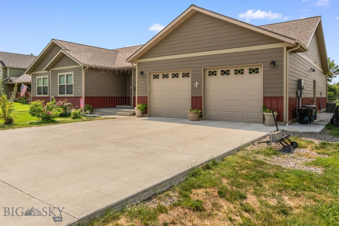 Four Dot Meadows - Residential