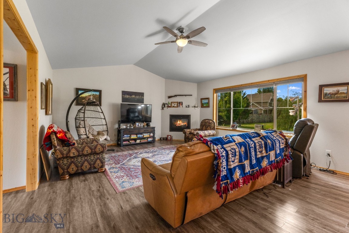 Four Dot Meadows - Residential