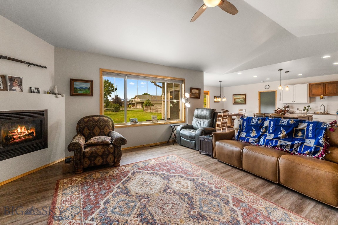 Four Dot Meadows - Residential
