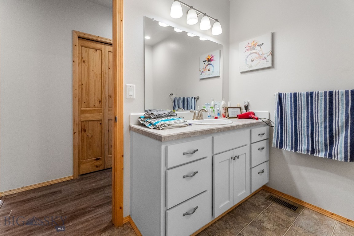 Four Dot Meadows - Residential