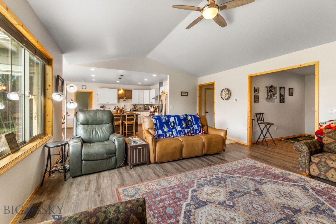 Four Dot Meadows - Residential