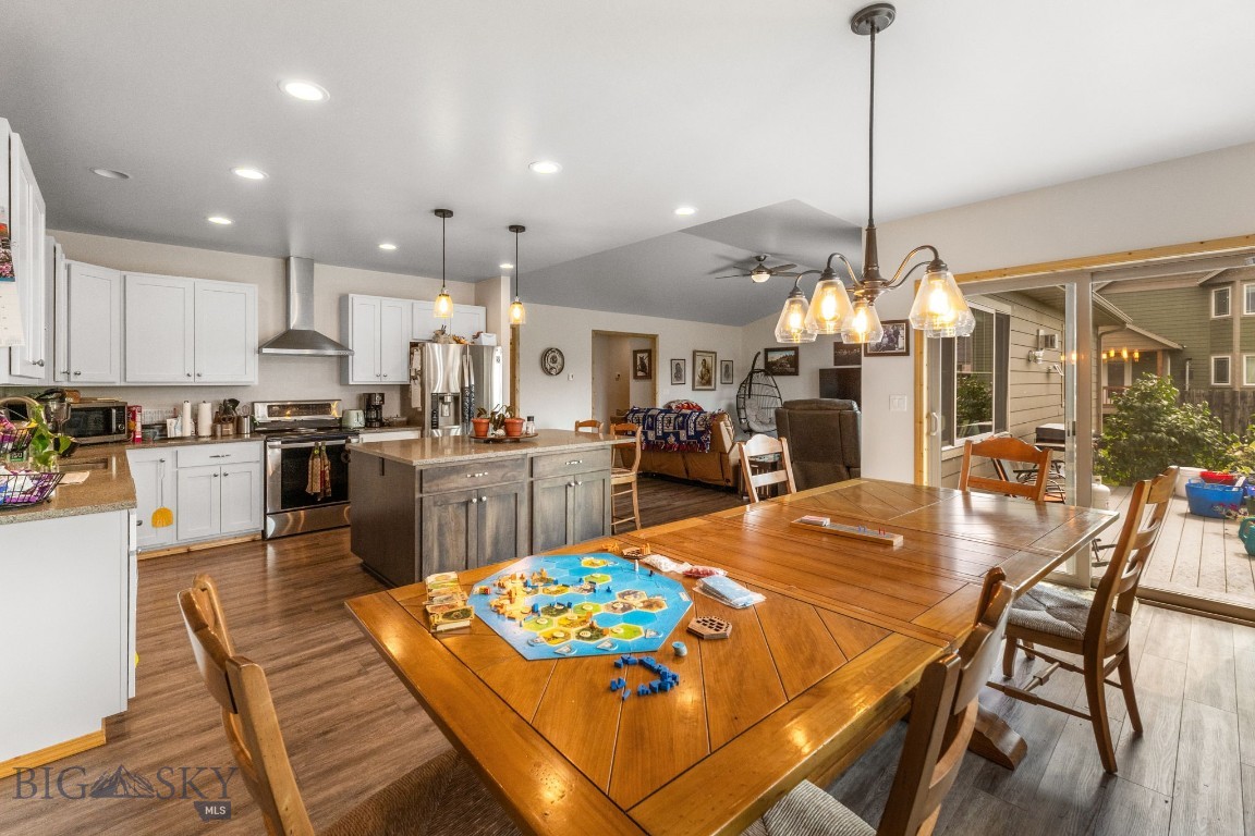 Four Dot Meadows - Residential