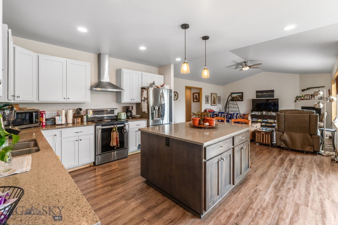 Four Dot Meadows - Residential