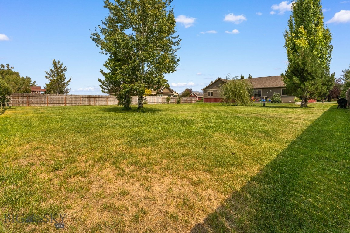 Four Dot Meadows - Residential