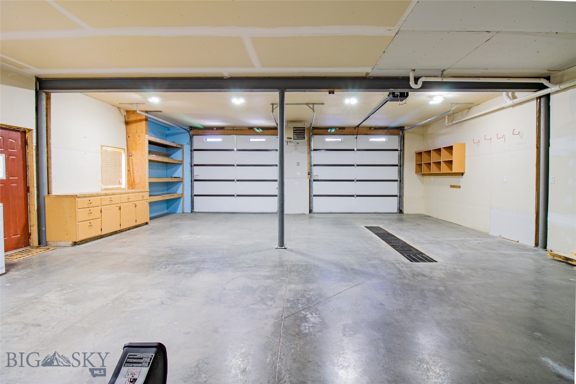 Butte, Montana 59701, United States, 3 Bedrooms Bedrooms, ,3 BathroomsBathrooms,Residential,Pending,13227