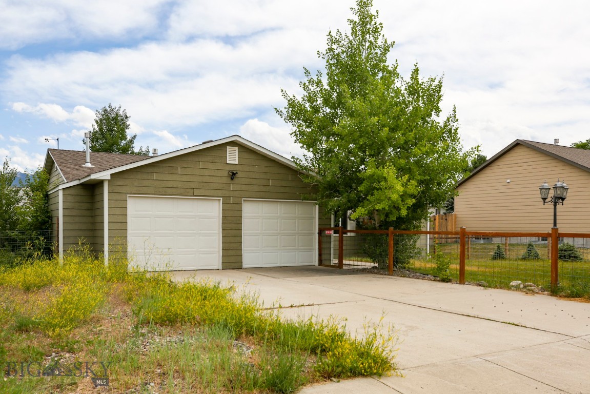 706 Northern Lights Road