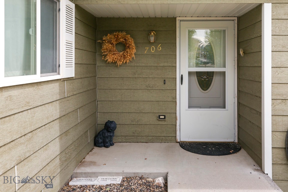 706 Northern Lights Road