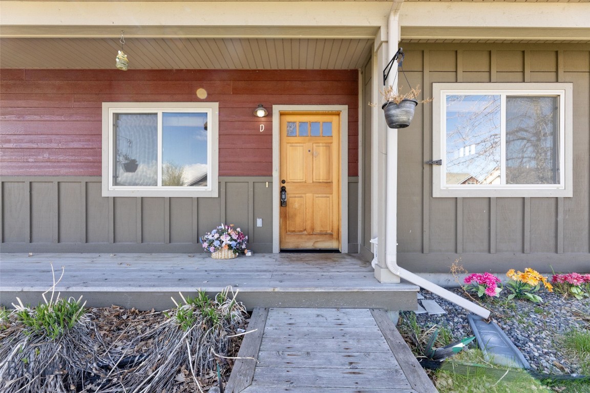 996 Saxon Drive 996D