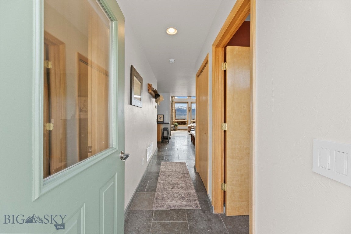 213 Shining Mountains Loop Road