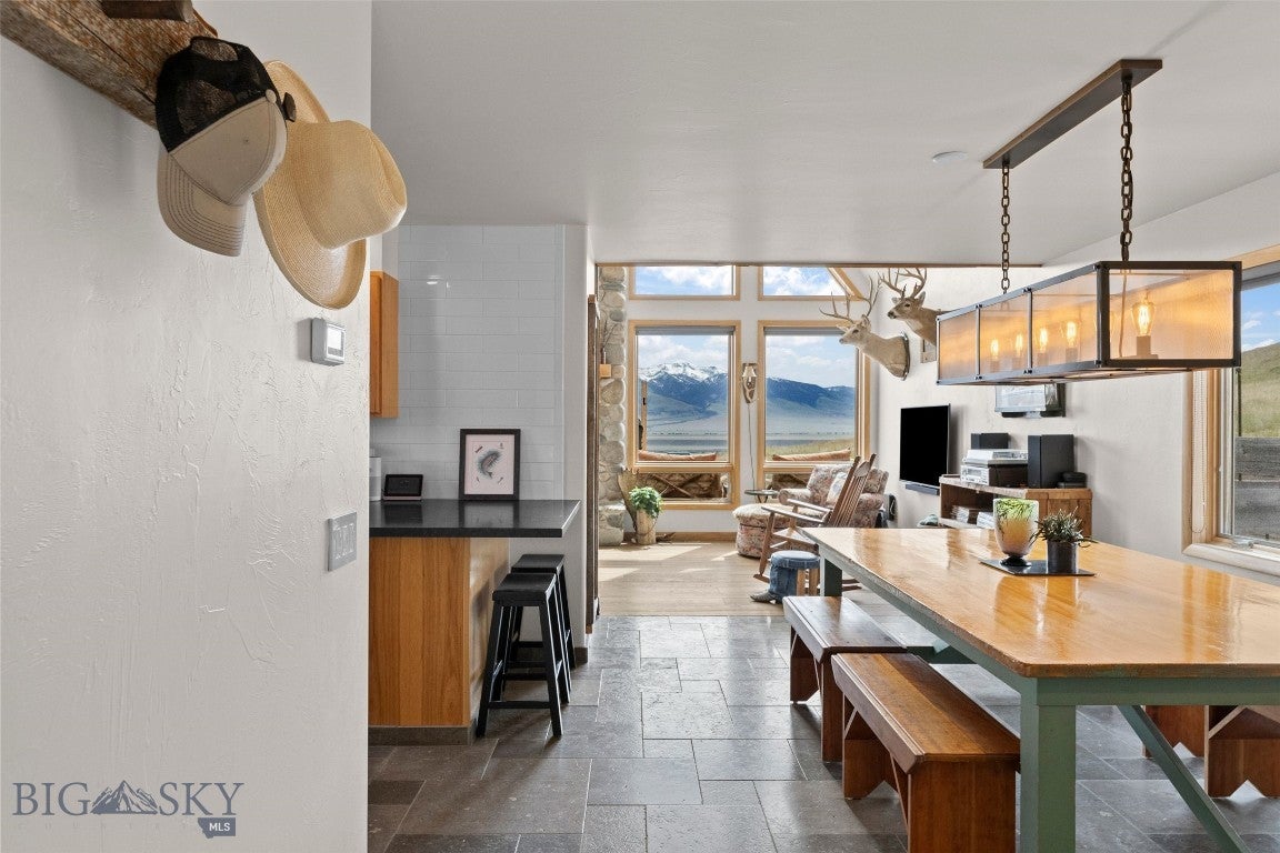 213 Shining Mountains Loop Road