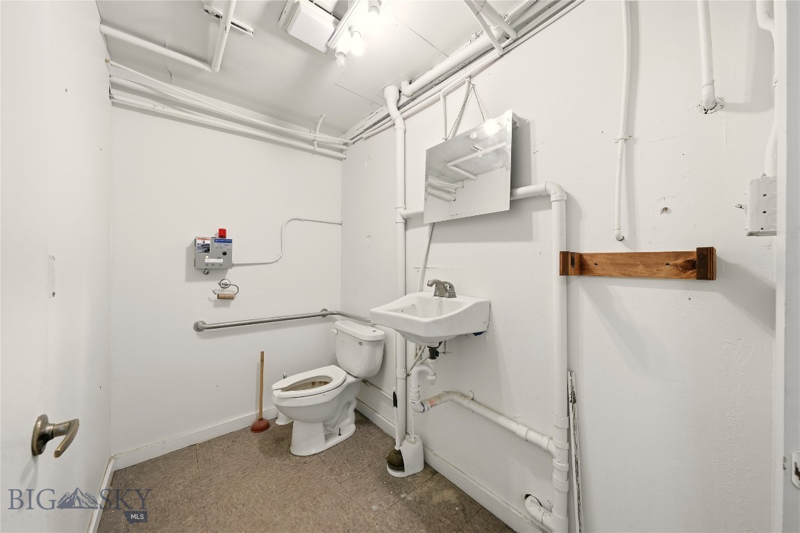 Babcock and Davis Addition - Commercial Lease