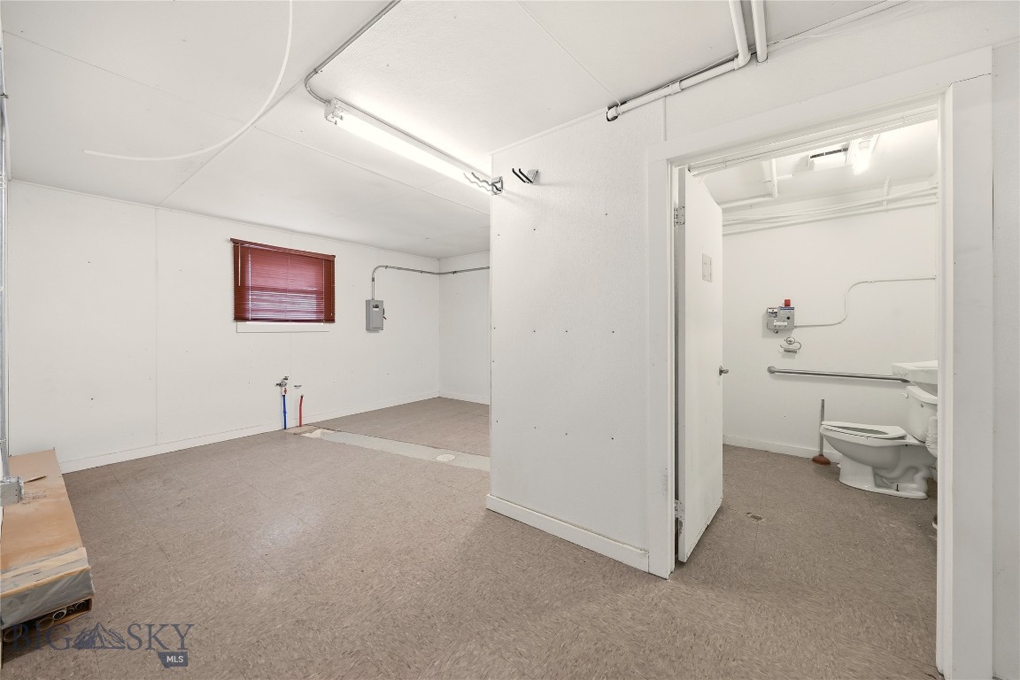 Babcock and Davis Addition - Commercial Lease