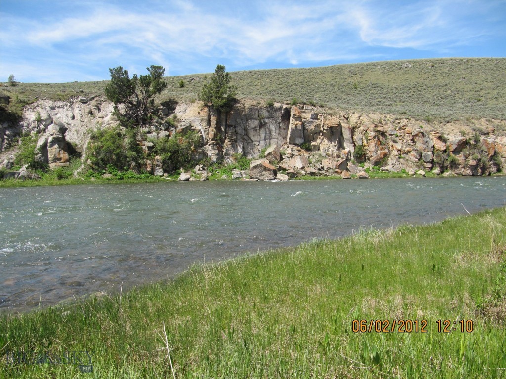 Lot 2-B Uline Bench Highway