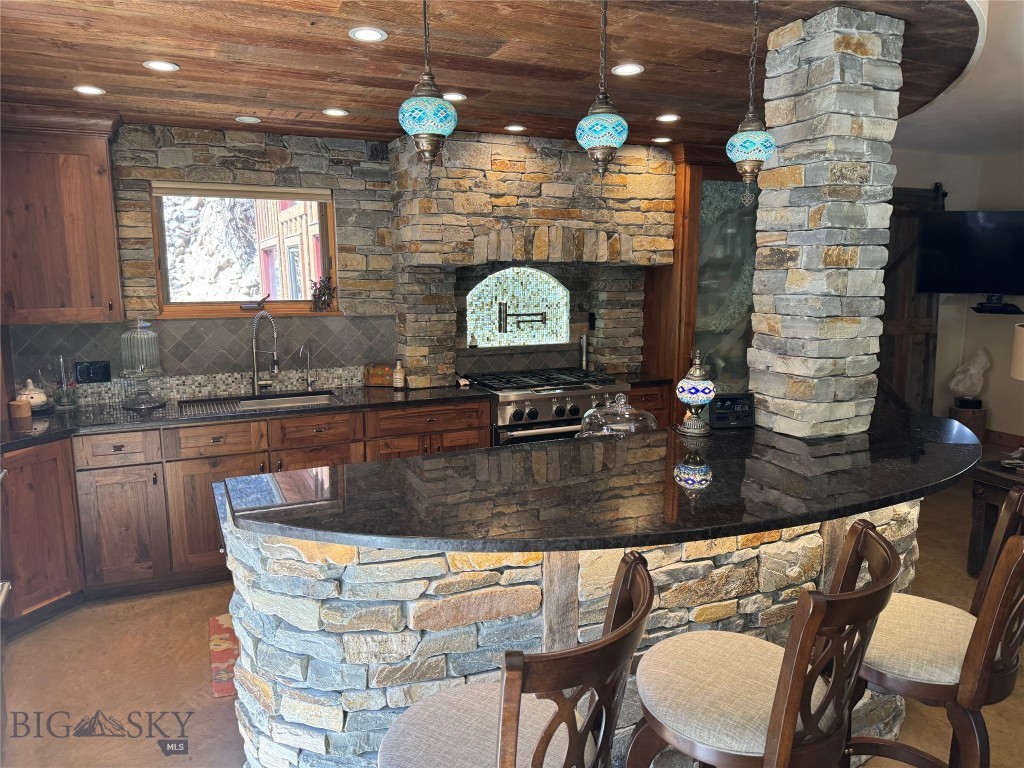 31 Basin Creek Rd