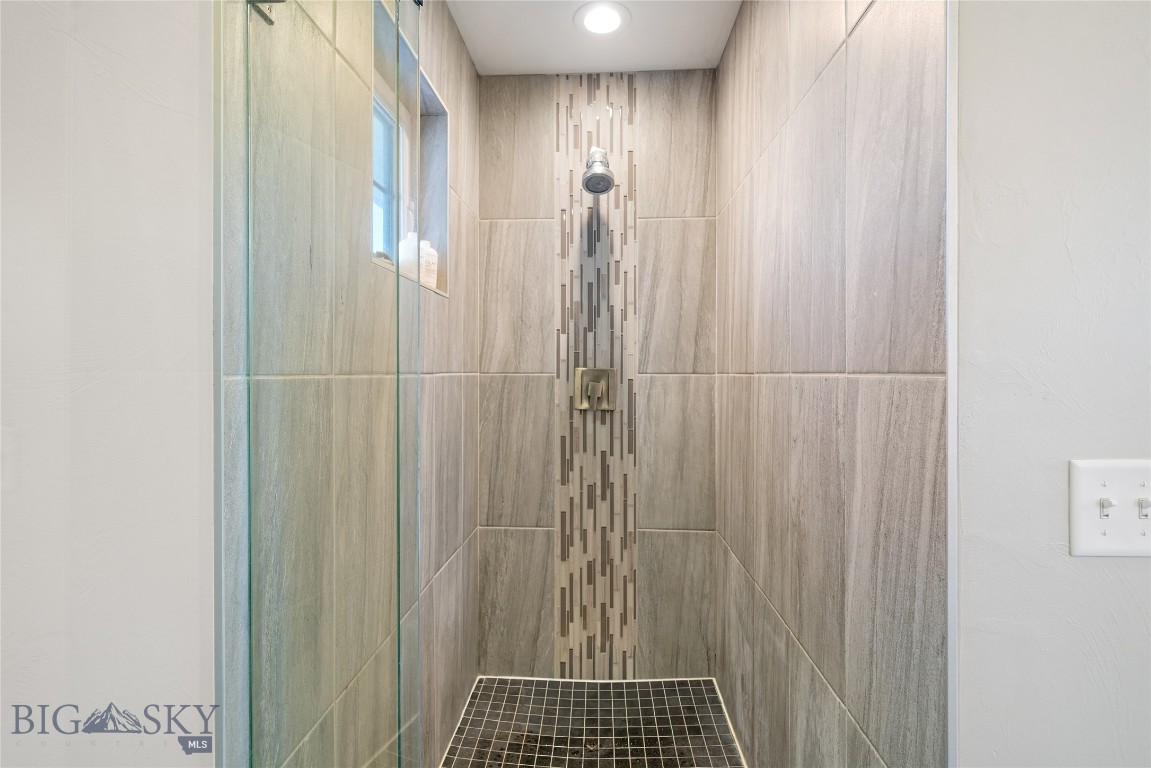 The Lakes at Valley West - Residential