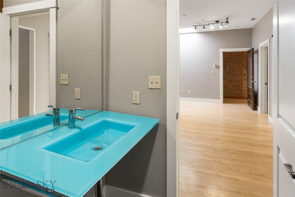 Tracys Additions - Commercial Lease