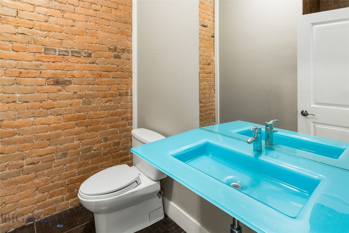 Tracys Additions - Commercial Lease