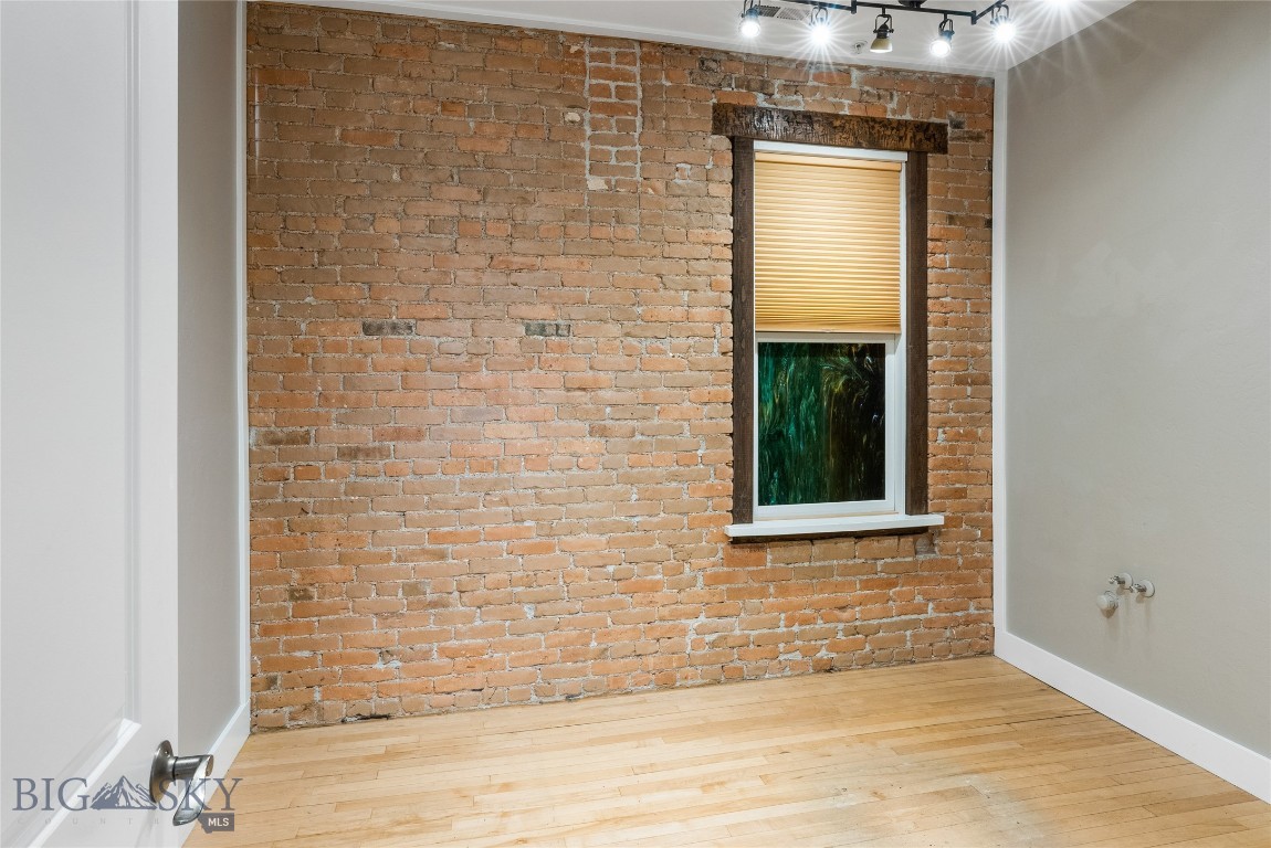 Tracys Additions - Commercial Lease