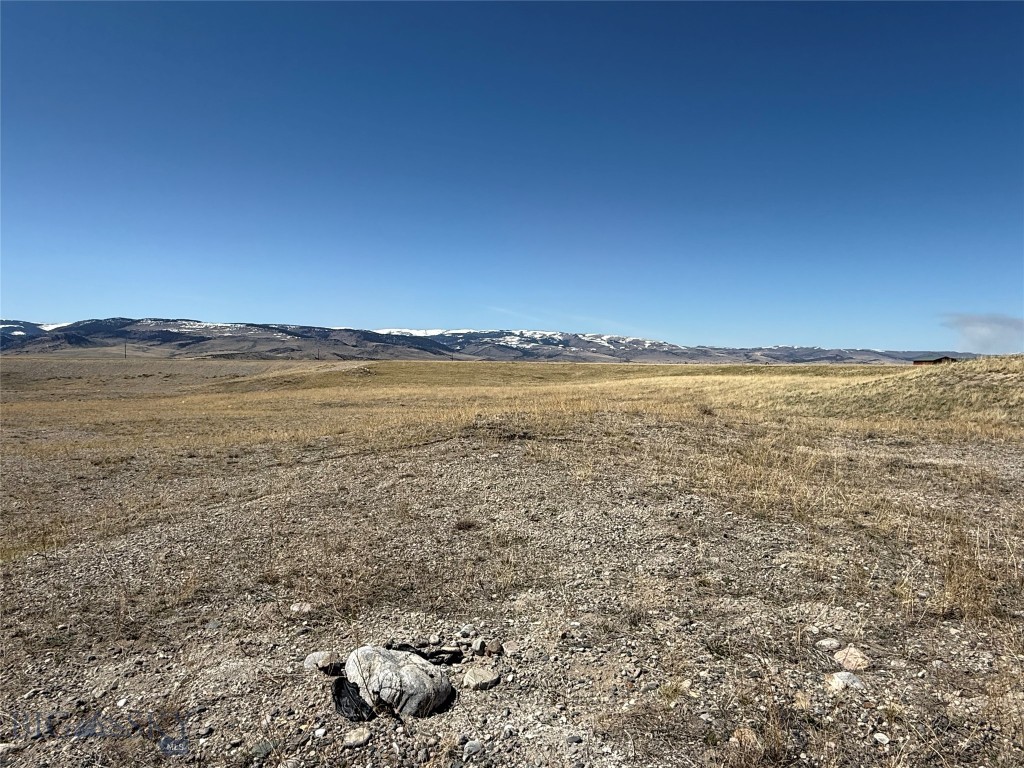 Sphinx Mountain - Land