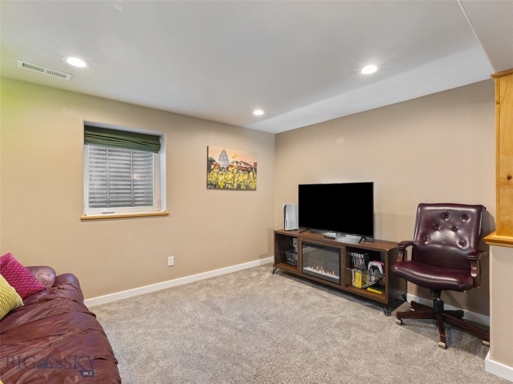 Belgrade, Montana 59714, United States, 3 Bedrooms Bedrooms, ,3 BathroomsBathrooms,Residential,Contingent,42331