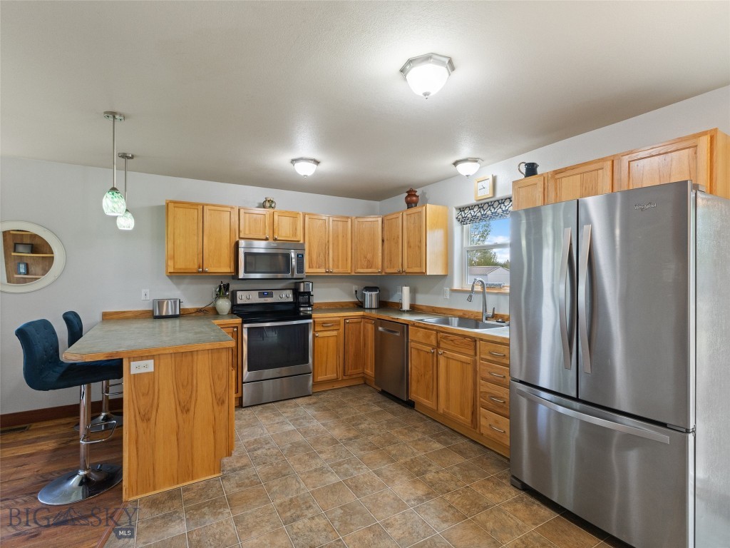 Belgrade, Montana 59714, United States, 3 Bedrooms Bedrooms, ,3 BathroomsBathrooms,Residential,Contingent,42331