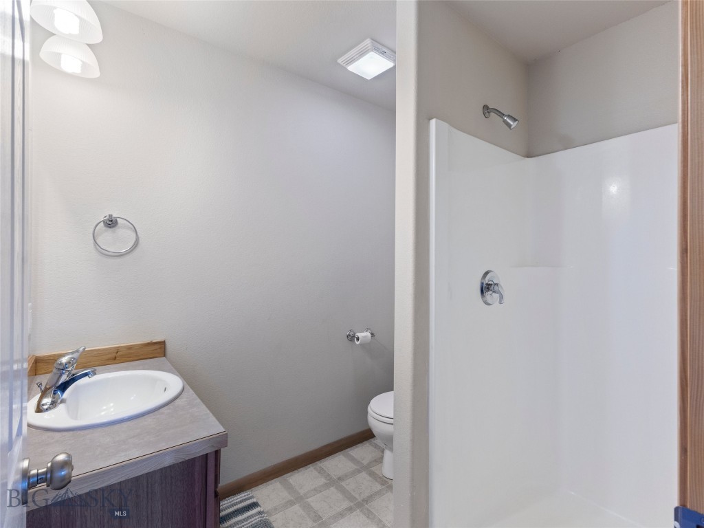 Belgrade, Montana 59714, United States, 3 Bedrooms Bedrooms, ,3 BathroomsBathrooms,Residential,Contingent,42331