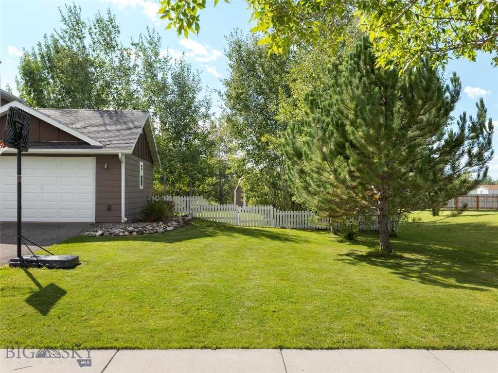 Belgrade, Montana 59714, United States, 3 Bedrooms Bedrooms, ,3 BathroomsBathrooms,Residential,Contingent,42331