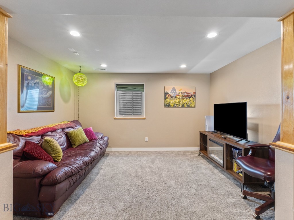 Belgrade, Montana 59714, United States, 3 Bedrooms Bedrooms, ,3 BathroomsBathrooms,Residential,Contingent,42331