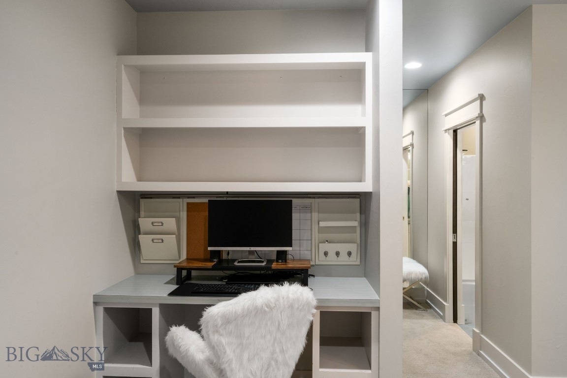 Bozeman, Montana 59715, United States, 5 Bedrooms Bedrooms, ,4 BathroomsBathrooms,Residential,Contingent,53038