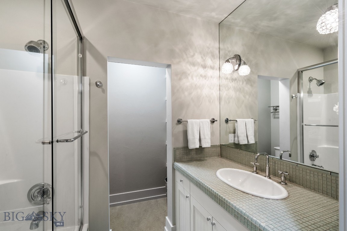 Bozeman, Montana 59715, United States, 5 Bedrooms Bedrooms, ,4 BathroomsBathrooms,Residential,Contingent,53038