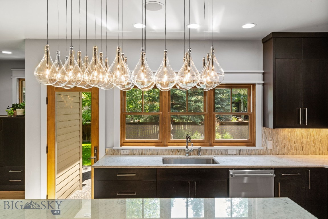 Bozeman, Montana 59715, United States, 5 Bedrooms Bedrooms, ,4 BathroomsBathrooms,Residential,Contingent,53038