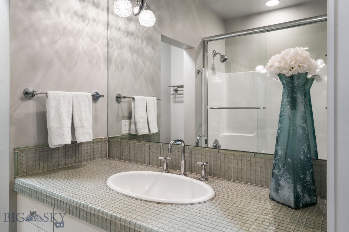 Bozeman, Montana 59715, United States, 5 Bedrooms Bedrooms, ,4 BathroomsBathrooms,Residential,Contingent,53038