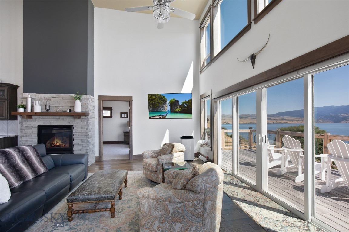 Lake View - Residential
