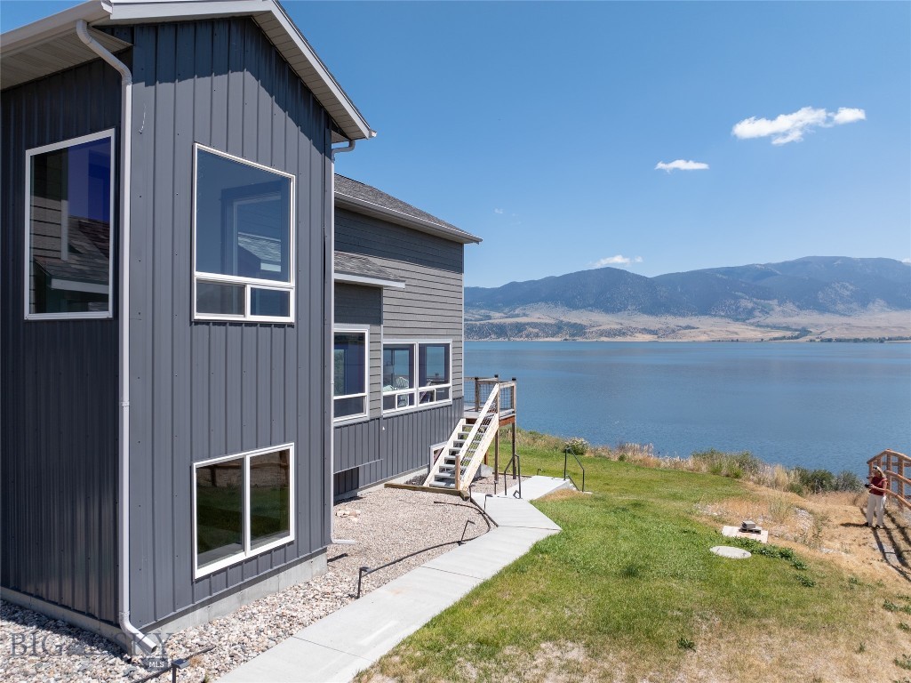 Lake View - Residential