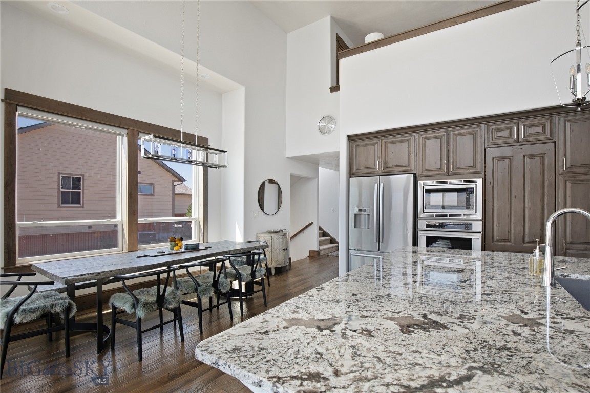 Lake View - Residential