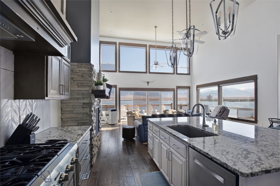 Lake View - Residential