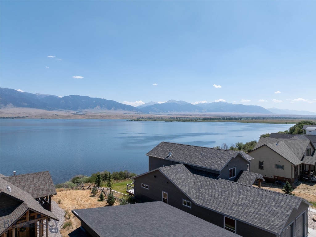 Lake View - Residential